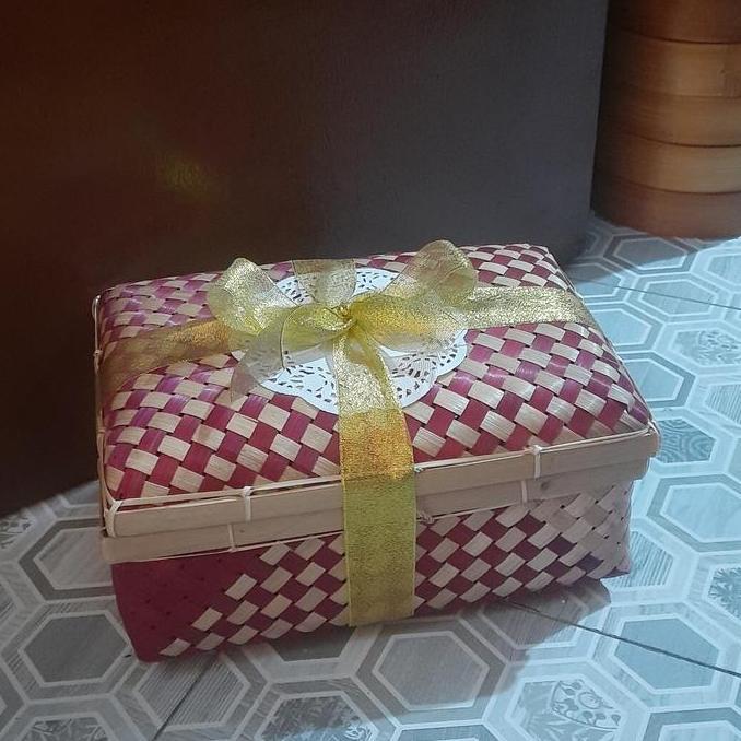 // BESEK SOKASE BESEK BAMBU MERAH 20 X 30CM TINGGI 12 *