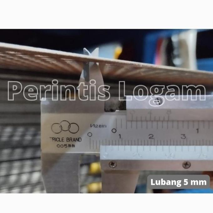 PLAT LUBANG Besi Perforated 0.8 mm Lubang 5 mm 1.2 x 2.4 M