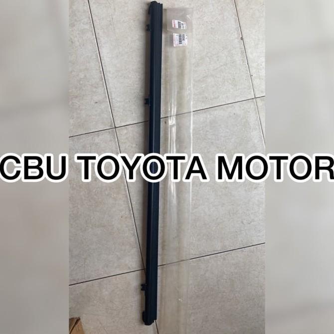 Plipit Pelipit Karet Kaca Weatherstrip Inner Inside Bagian Dalam Toyota Land Cruiser Prado 150 Trj15