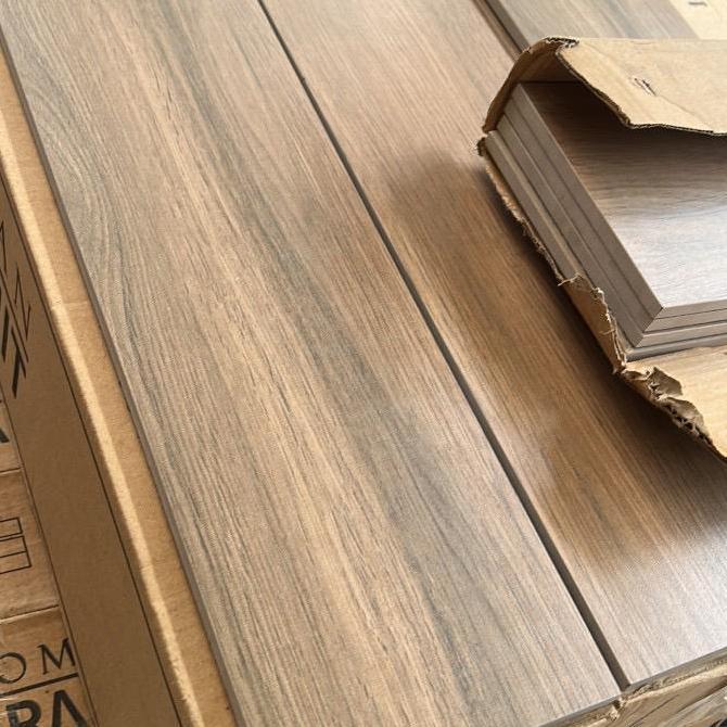 Granit Lantai Motif Kayu Roman 15x90/Vynil/Keramik Motif Kayu/Roman BS