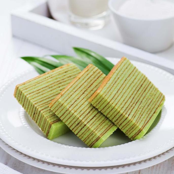 Monica Lapis Legit Pandan 410 Gr Pasti Ori