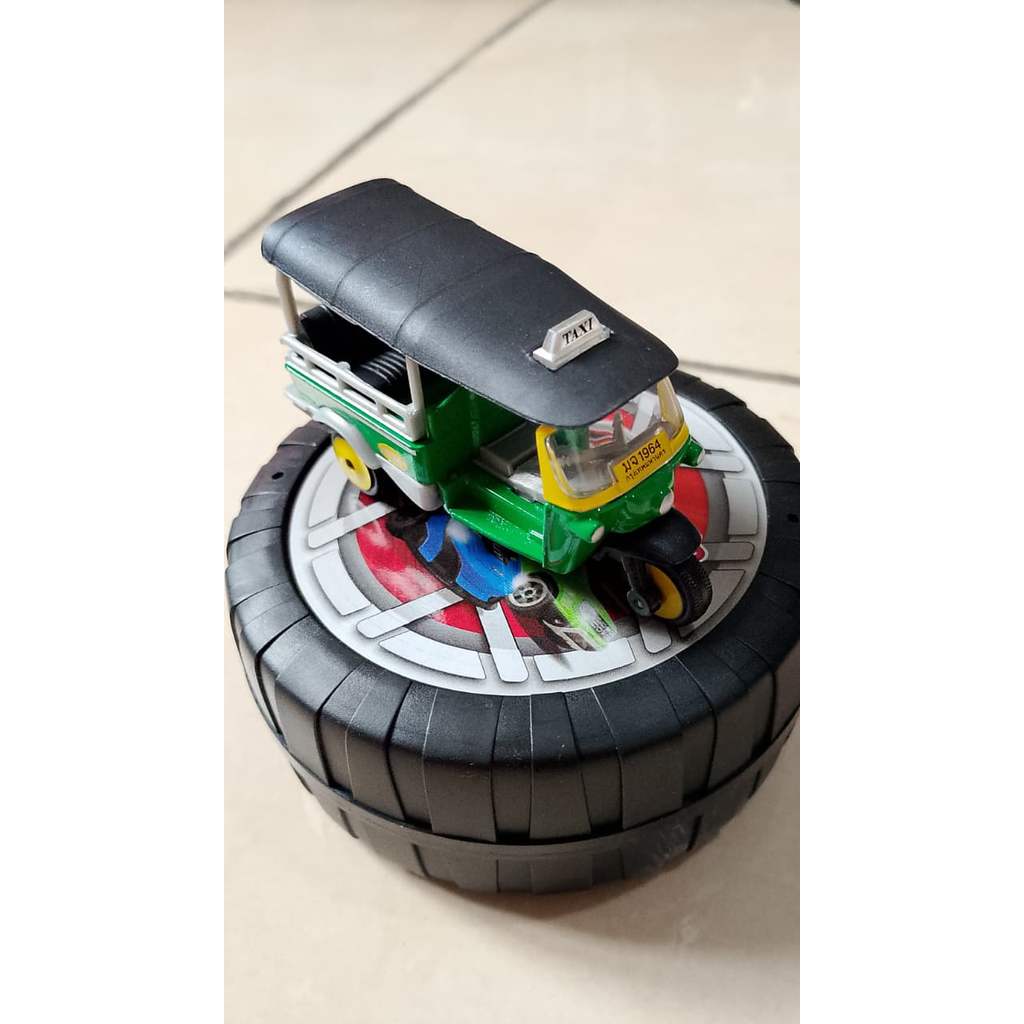 Majorette Pomade Selected