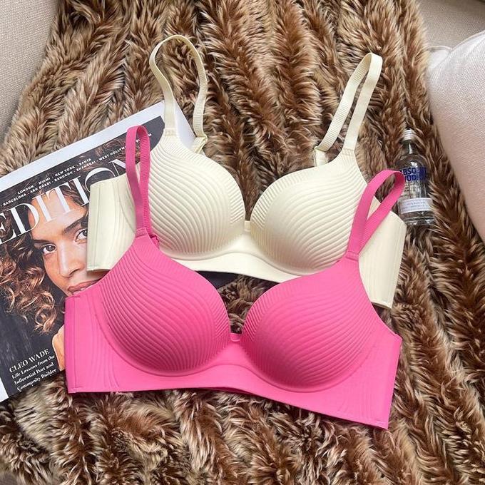 Bra Tanpa Kawat Seamless Breathable Sayap Lebar Nyaman Halus Polos Busa Bh Wanita Tipis Lembut