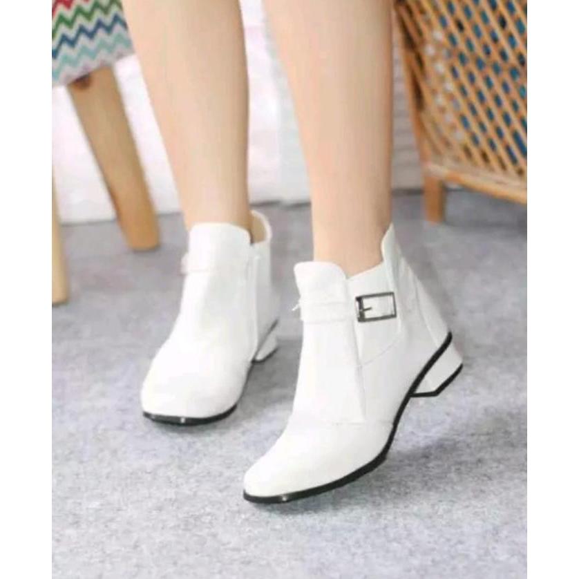 SEPATU BOOTS WANITA TERBARU HIGH HEELS 3CM KODE 1055
