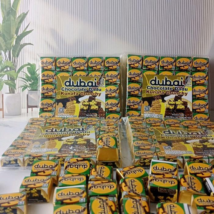 Dubai Chocolate Dadu Kunafa Crunchy,, Isi 25 Pcs/Jajanan Favorit Anak Anak Jaman Now/Untuk Dijual 20