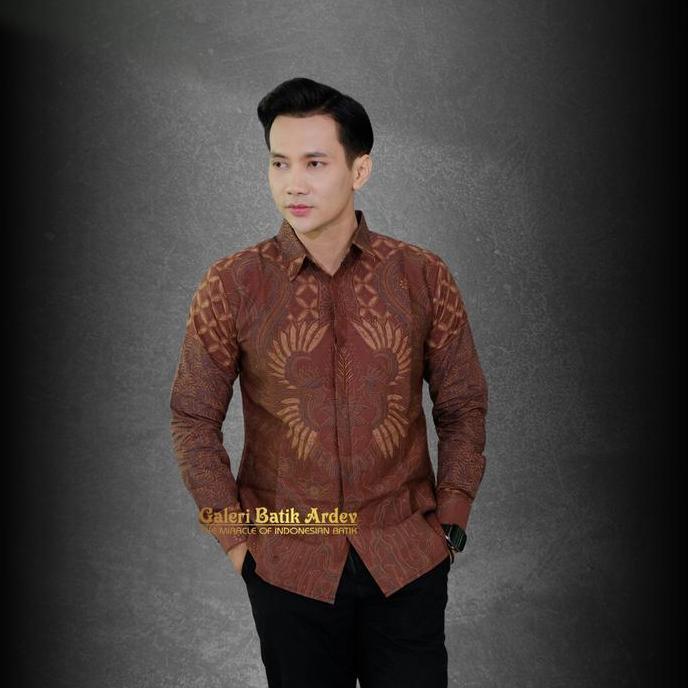 Galeri Batik Ardev - Couple Sarimbit Rok & Kemeja Slim Fit Warna Teracota Bahan Katun Motif Abhinaya