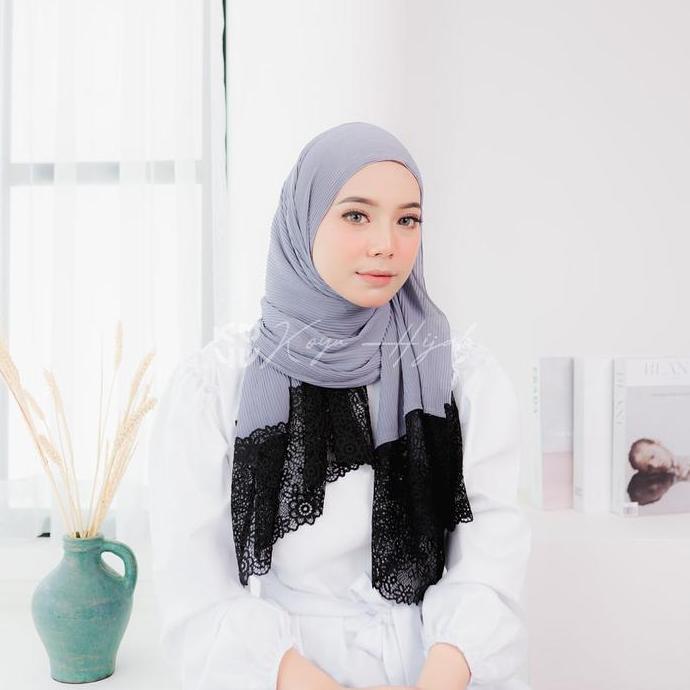 Koyu Hijab Pasmina Plisket Lace Ceruty (Pasmina Renda Koyu) (TERBAIK) (TERBARU) (TERMURAH)