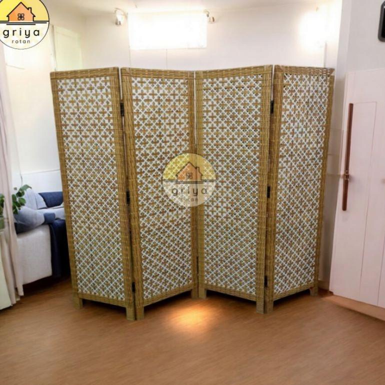 Pembatas Sketsel Ruangan Rotan Sintetis 4 Pintu