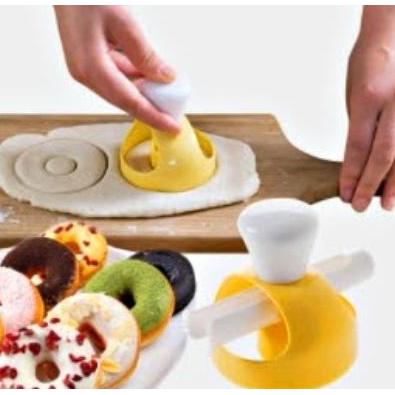 Cetakan Ring Cutter Donat+ penJepit celup donat topping di coklat cair Terlaris