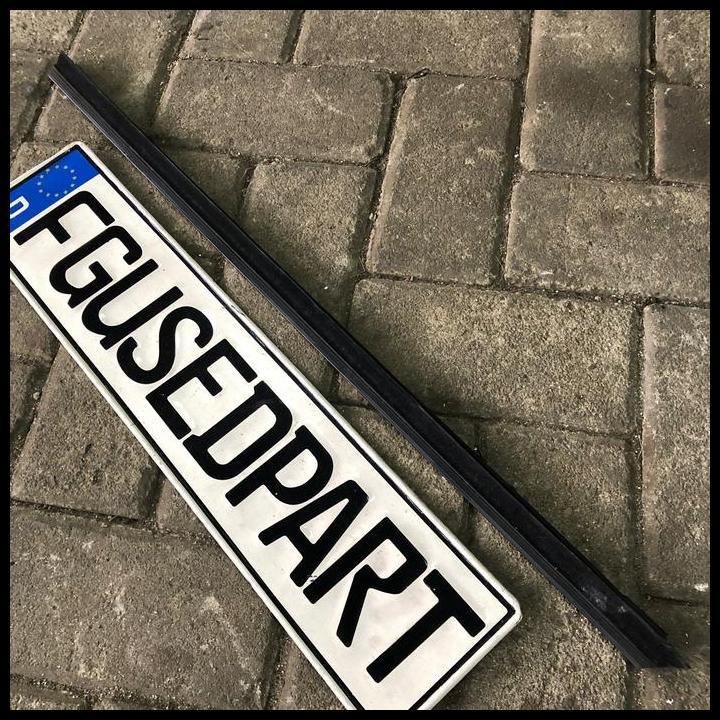 TERLARIS ORIGINAL BMW E34 LIST BLUDRU KACA DALEM PINTU DEPAN KIRI 
