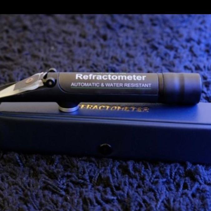 Vivaria refractometer salinity meter