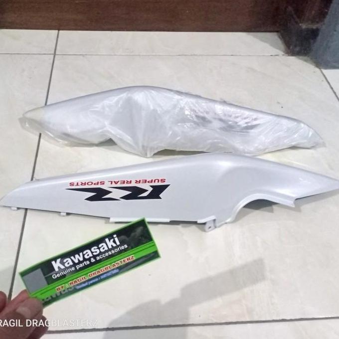 cover body belakang new ninja rr se putih 2013 berstiker