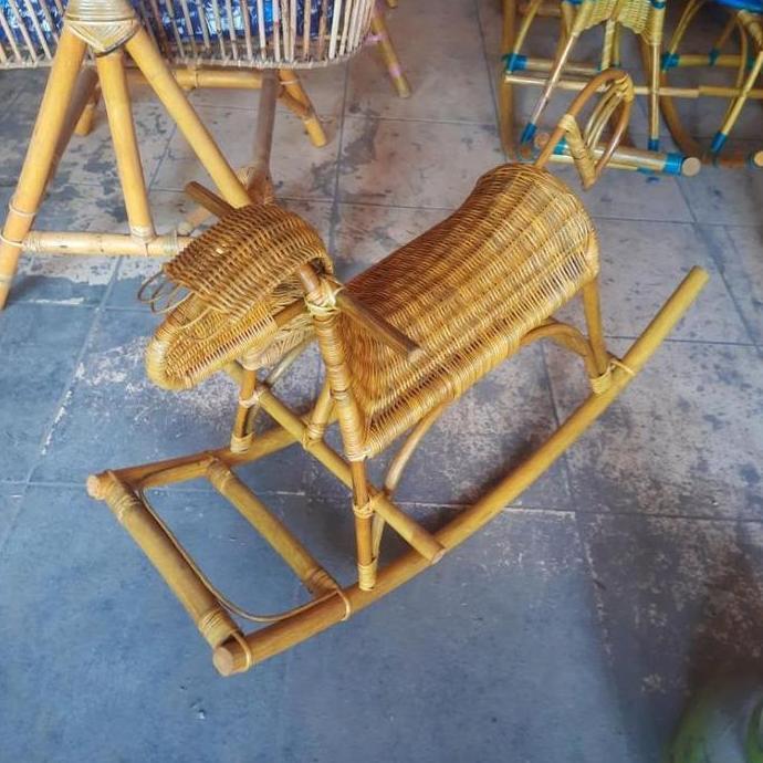 mainan kuda kudaan anak anak dari rotan /kuda kudaan rotan alami termurah
