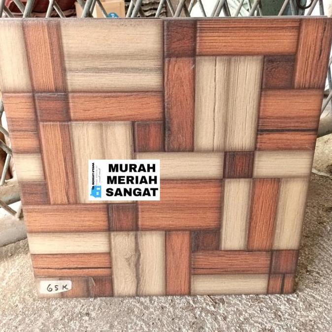 KERAMIK LANTAI 40X40 COKELAT URAT KAYU MATT KASAR-KERAMIK TERAS