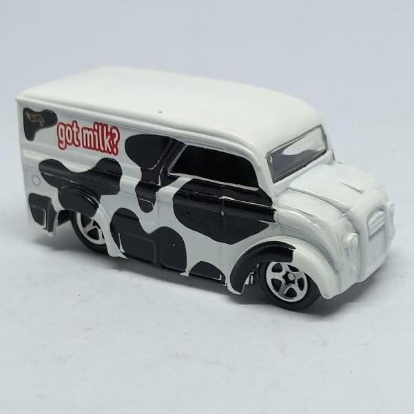 hot wheels dairy delivery got milk putih loose no mulus tampo langka (s)