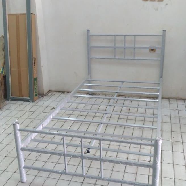 Ranjang single besi/ metal ukuran kasur 100 x 200 cm