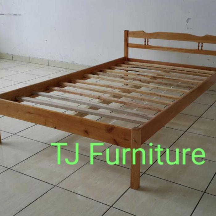 Ranjang kayu medium 120x200
