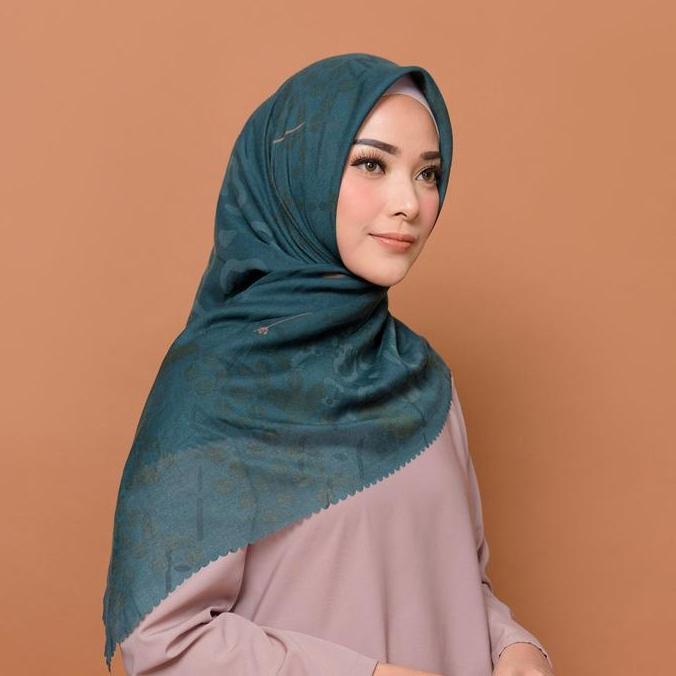 ZM Zaskia Mecca - Kava Blue Night Scarf Kerudung Segi Empat Ultra Sonic