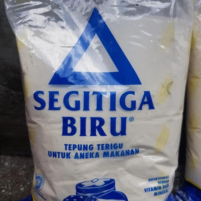 tepung terigu segitiga biru 1 dus PAS