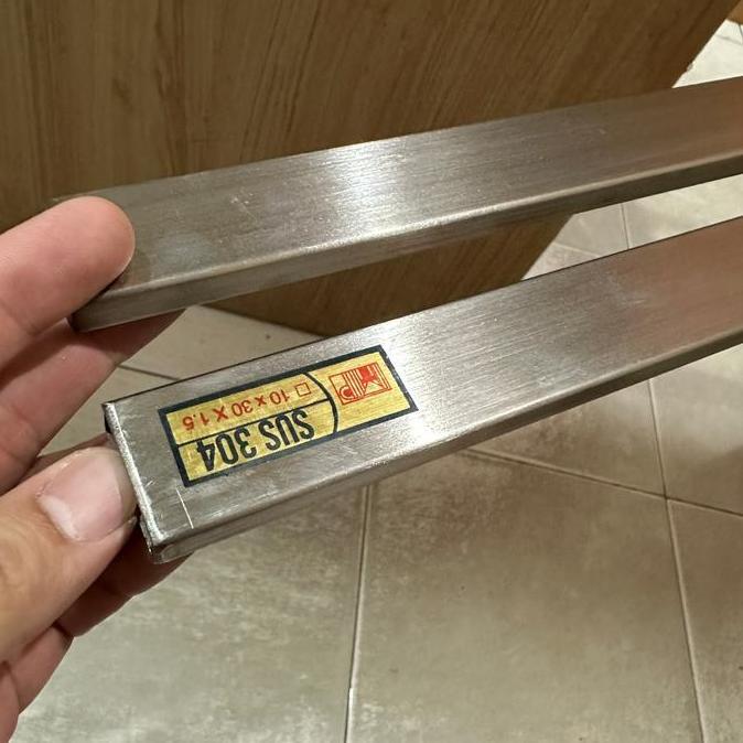 Pipa Hollow Stainless Kotak 10 X 30 Mm Pipa Kotak Stainless Holo 1 X 3