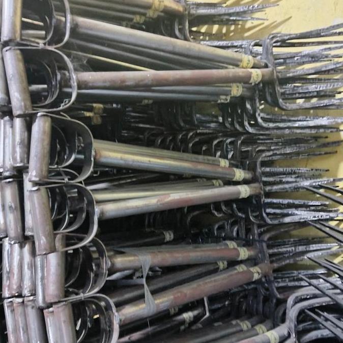 garpu tanah baja super [PS