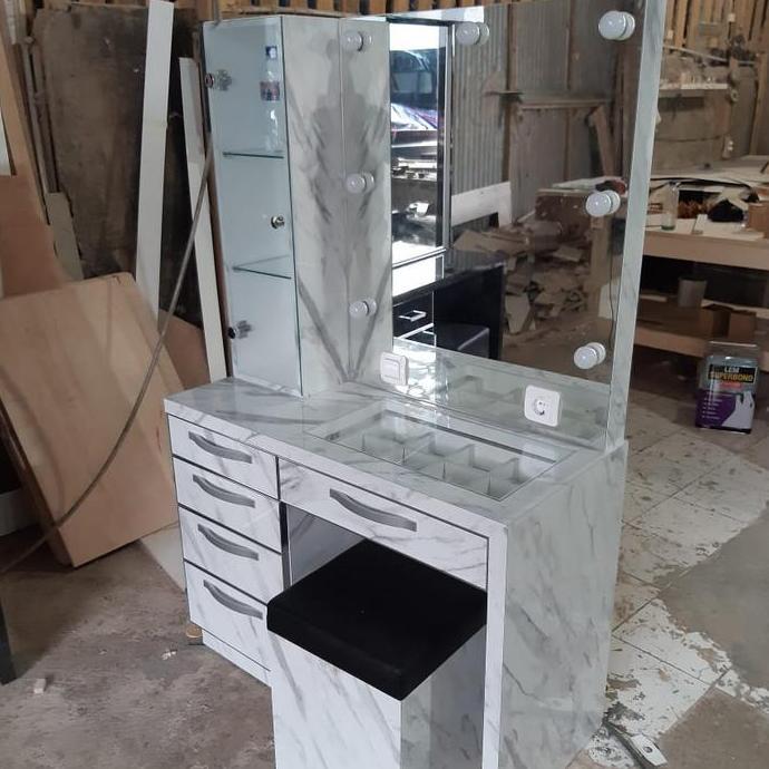 meja rias minimalis lampu blokteak HPL