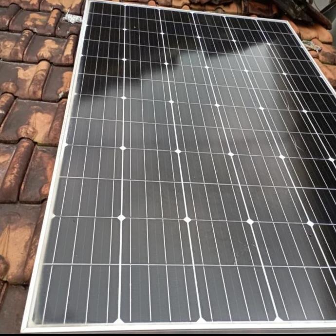 panel surya 250wp bekas pake masih sangat nurmal sesuai iklan