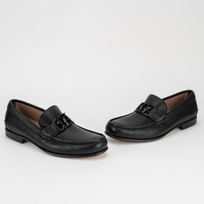 Salvatore Ferragamo Mocassino with SF Ornament Calfskin in Black