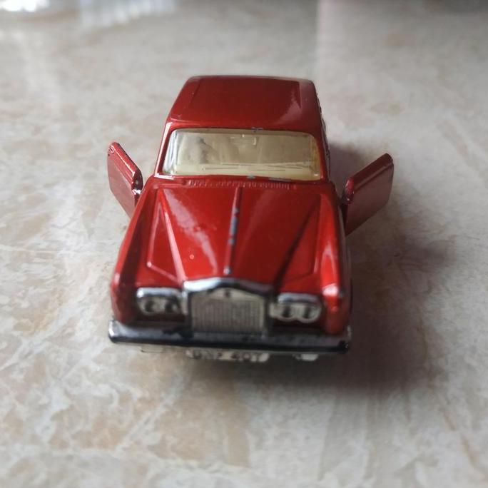 Matchbox Rolls-Royce Silver Shadow Light Red Lesney England full besi