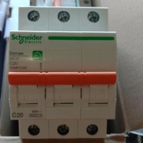 MCB Schneider 20A 3phase