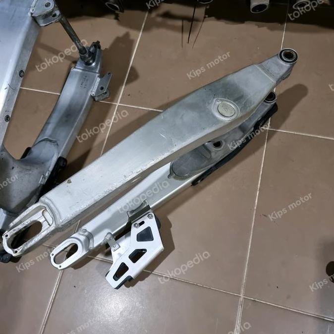 Swing arm swingarm trail SE Yamaha YZ 125 250 YZF 250 tahun muda Terlaris