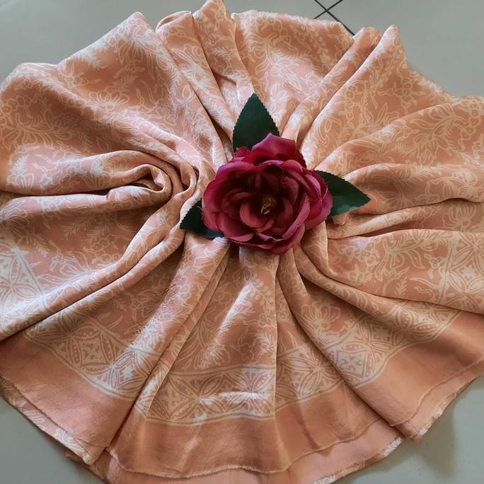 Kain batik sutra cirebon batik fariza sutera cap hitam putih mewah