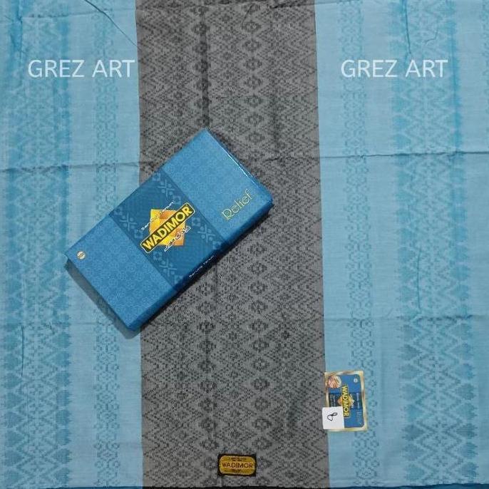 Miliki Sarung Wadimor Motif Relief