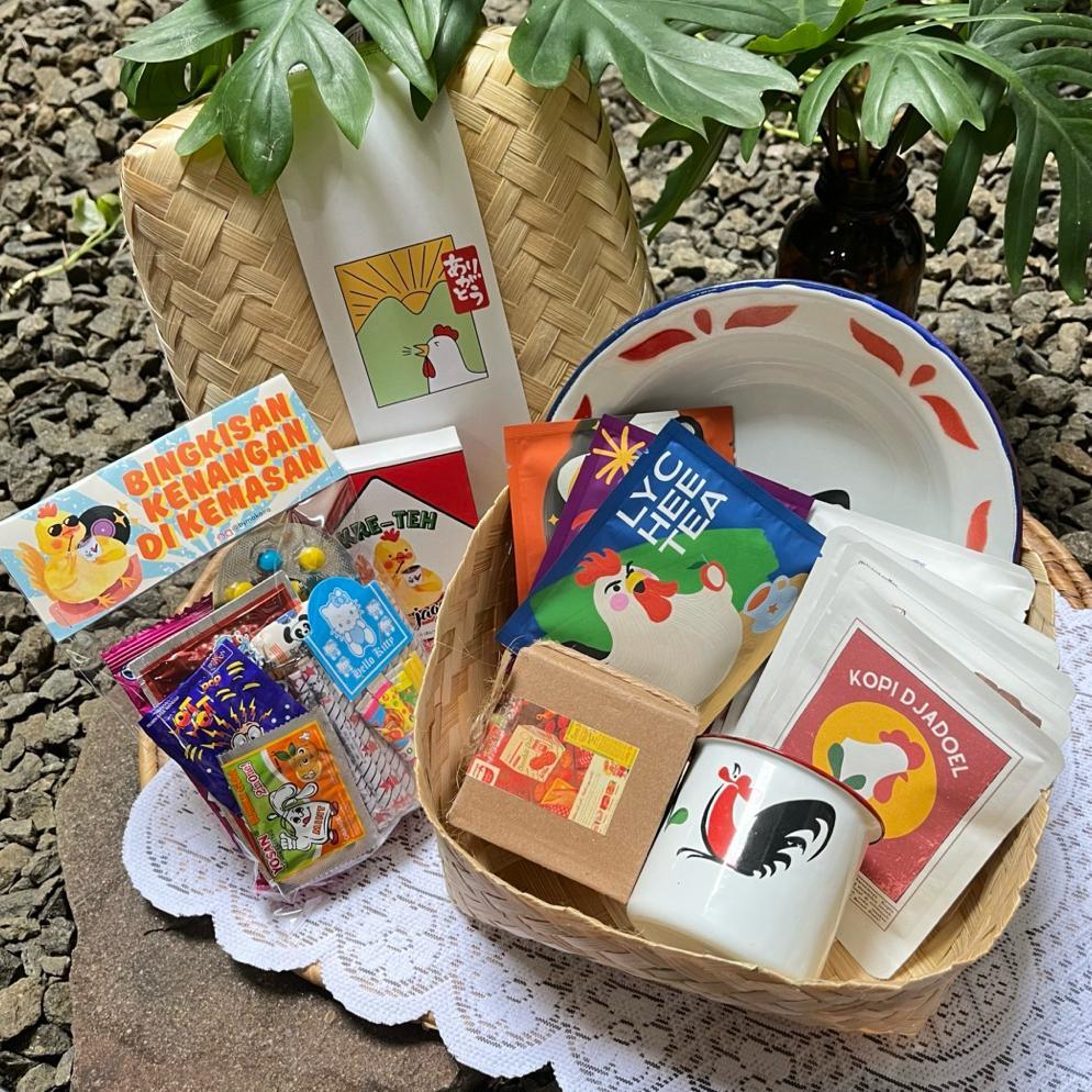 Hampers Jadul Nostalgia bymakaira | hampers unik souvenir ulang tahun kado unik kado wisuda hadiah w