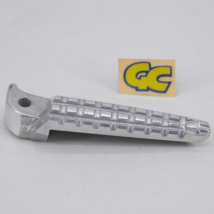 Step Pijakan Kaki Belakang Kanan / Foot Step Yamaha NMax, XMax Ori