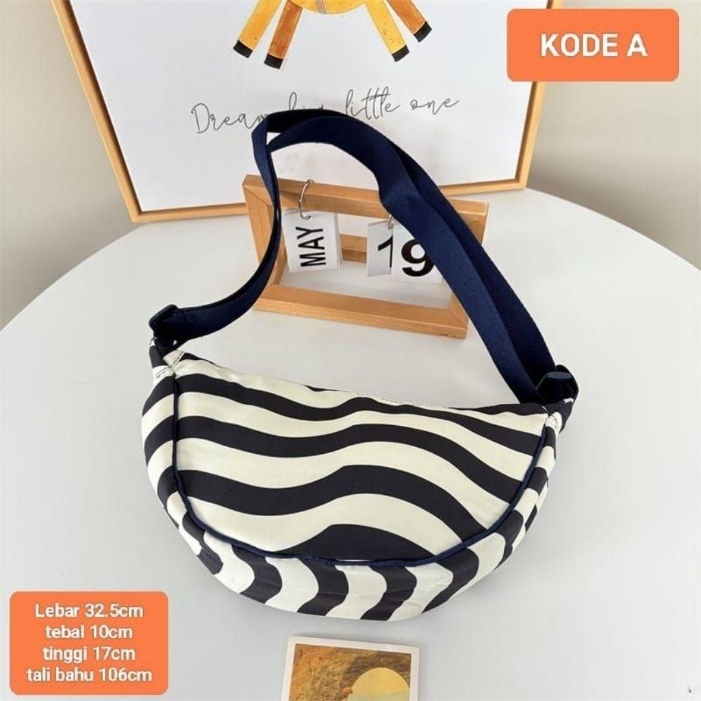 Waist Bag Sling Tas Nylon Ala Uniqlo