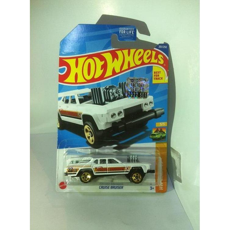 Hot Wheels. 2022 HW Wagons - Cruise Bruiser. White FS MATTEL