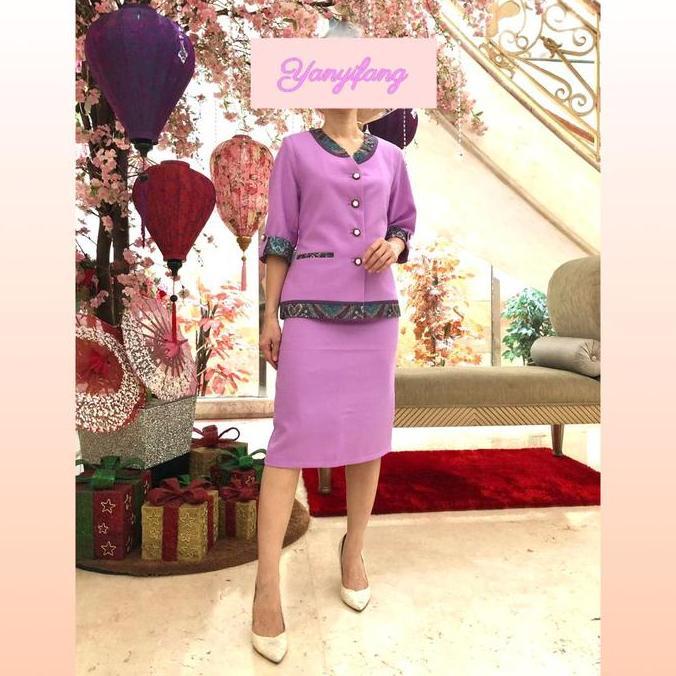 Set blazer wanita ungu