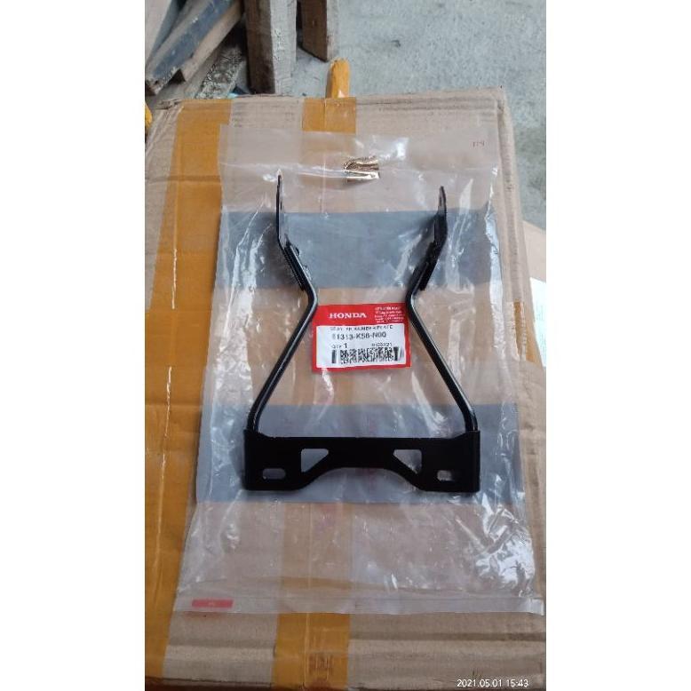 breket dudukan besi plat nomor depan honda new sonic 150 R ori AHM