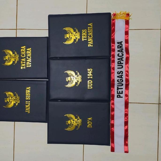 Orga- 1 Set/5 Map Upacara Bendera Bahan Kulit Sintetis Sudah Ada Teks /Plastik