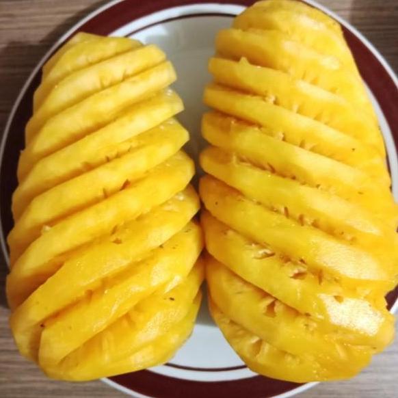 Fruxi- Nanas Palembang Kupas Jumbo