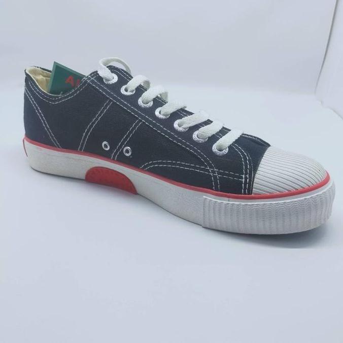 Sepatu Warrior Classic Low / Sepatu Warrior Pendek Black Original