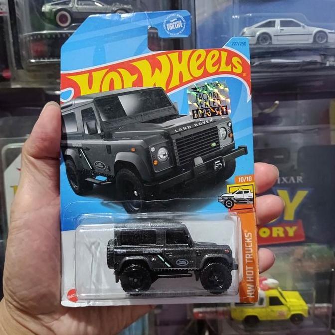 Hot Wheels Land Rover Defender 90