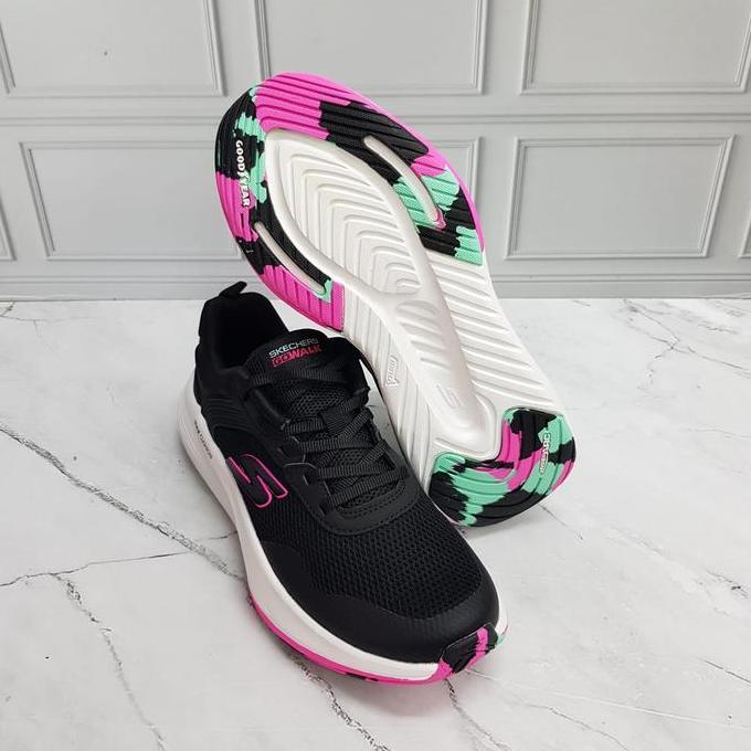 SKECHERS GOWALK MAX WALKER/SEPATU SNEAKERS WANITA/SEPATU SKECHERS GOWALK MAX WALKER