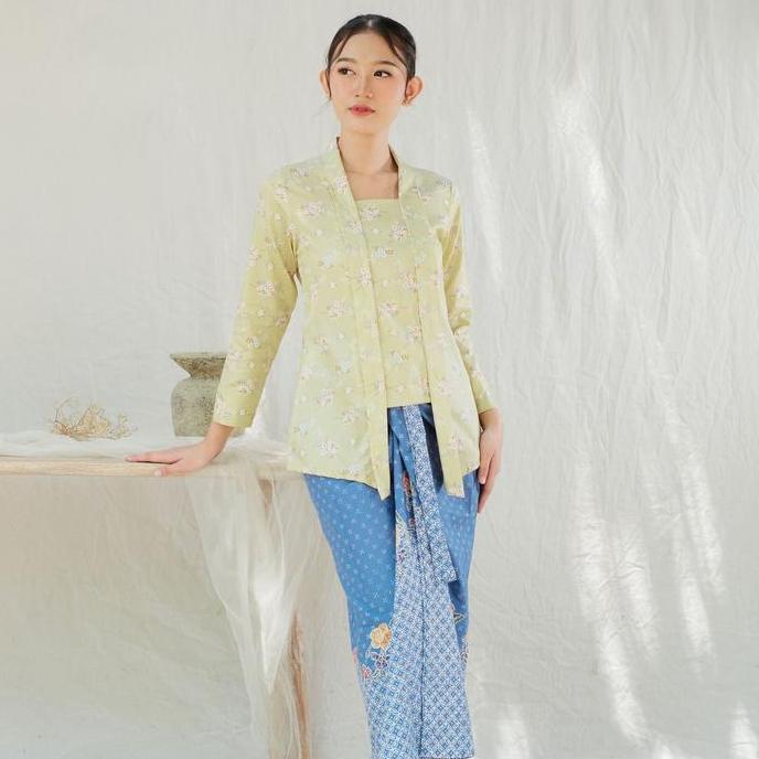 Kebaya kutubaru clara lengan panjang meradelima katun jepang hijau lime