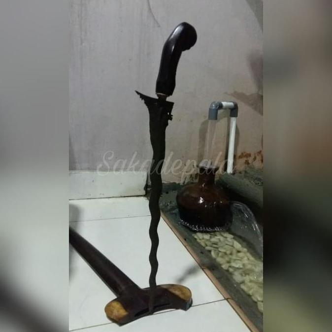 Keris Berdiri Peksi Naga Siluman Meteorit