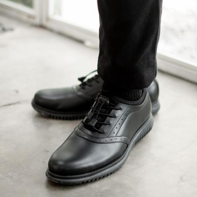 SEPATU SNEAKER PRIA VOLVE ORCA BLACK RAJIN x VOLVE PROJECT