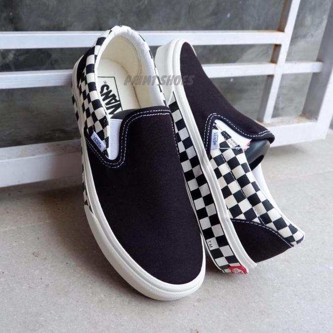 Vans Classic Slip-On (Sidewall Checkerboard) Black/White