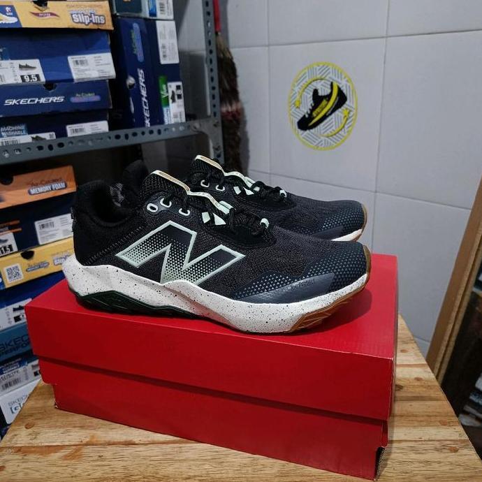 New Balance Dynasoft Nitrel V6 - Black / White Men's Trail Running