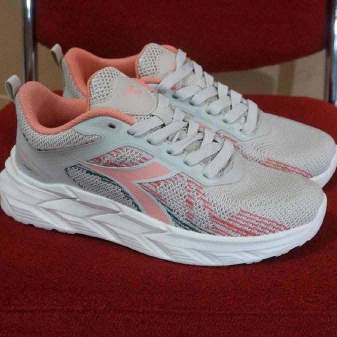 SEPATU RUNNING DIADORA FLUTE PINK